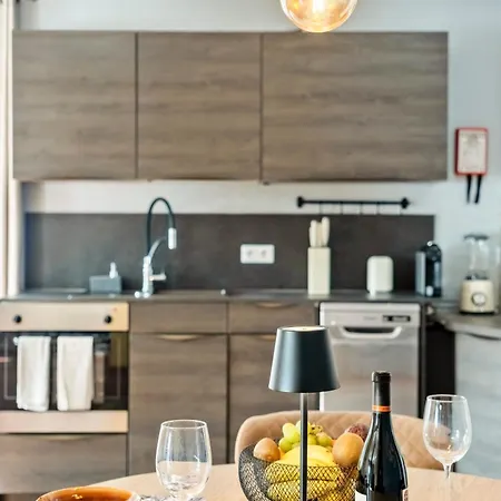 Sophia By Alma Caniço