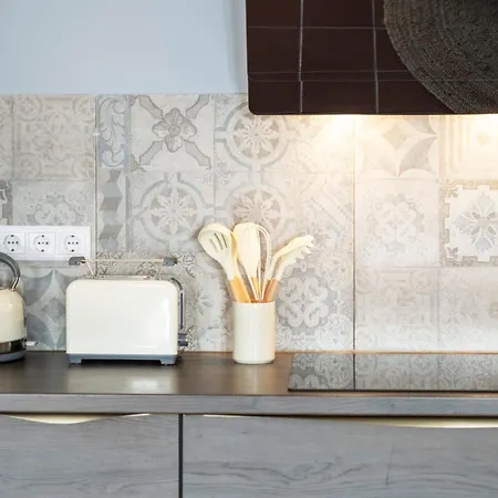 Sophia By Alma Caniço