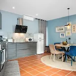 Sophia By Alma Caniço