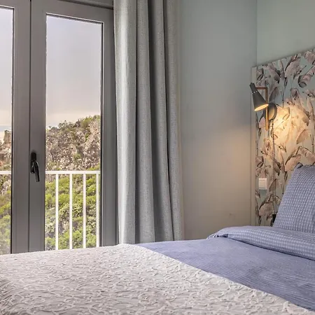 Sophia By Alma Apartman