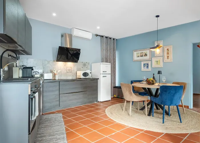 Sophia By Alma Caniço